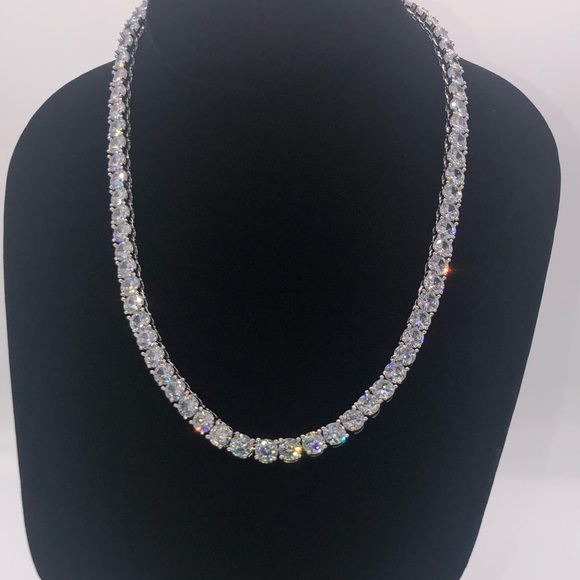 18k 75ct Tennis Necklace - Picture 2 of 13